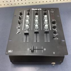 Numark M4 Mixer