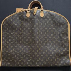Louis Vuitton  Garment Bag 👜