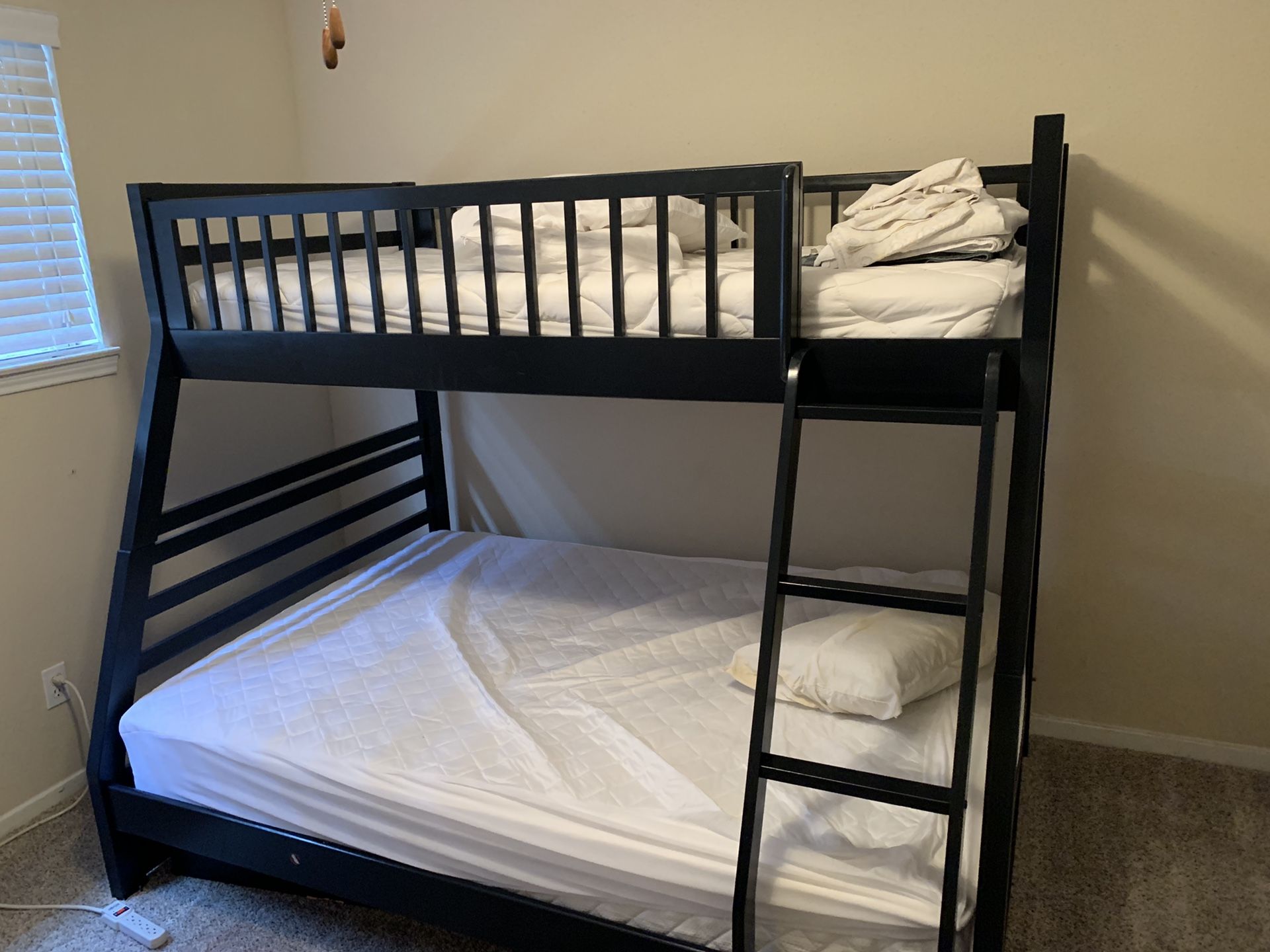 Twin/Full wood bunk bed