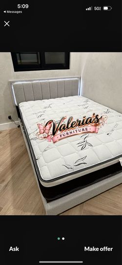 New queen bed with mattress