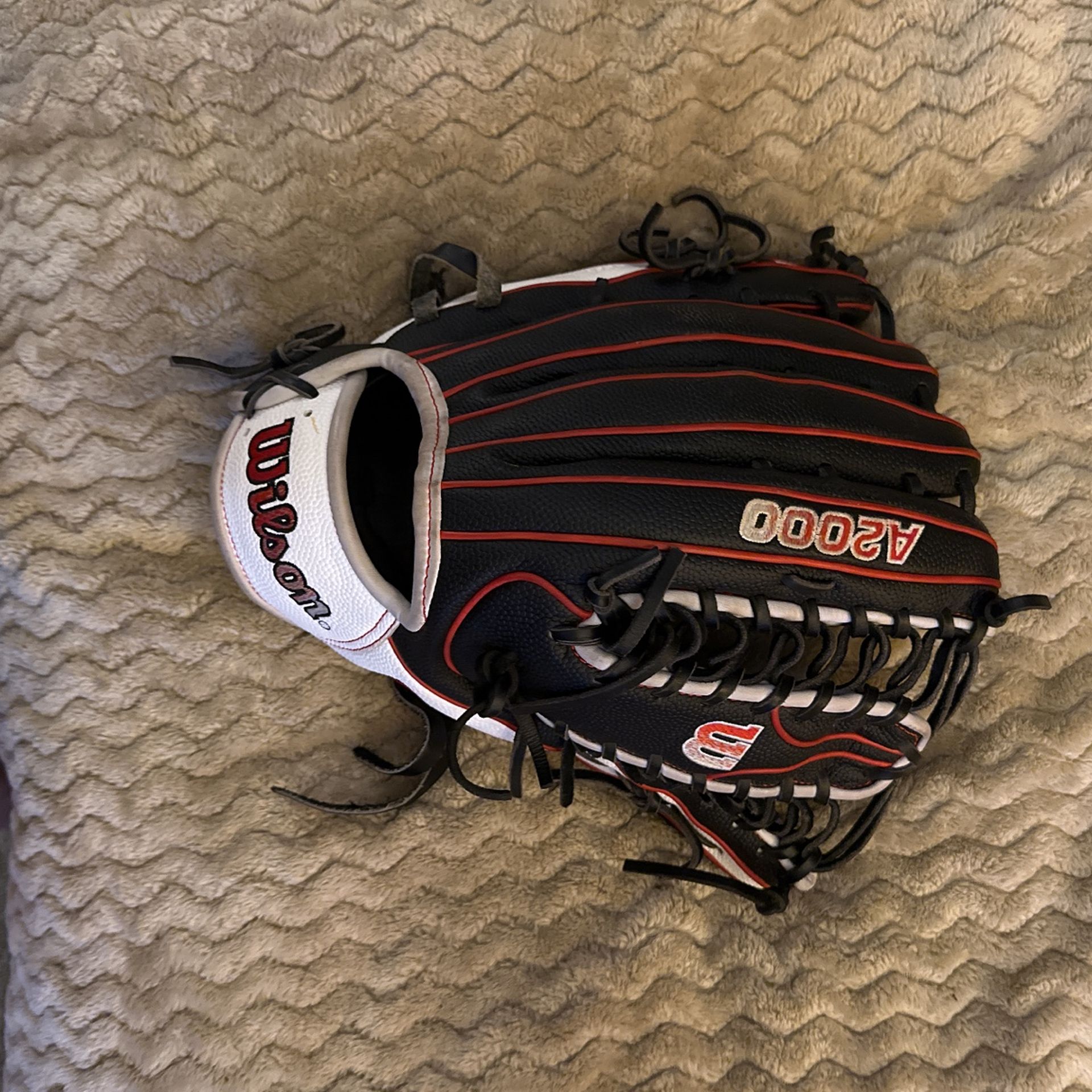 Wilson A200 Outfield Baseball Glove 12.75”
