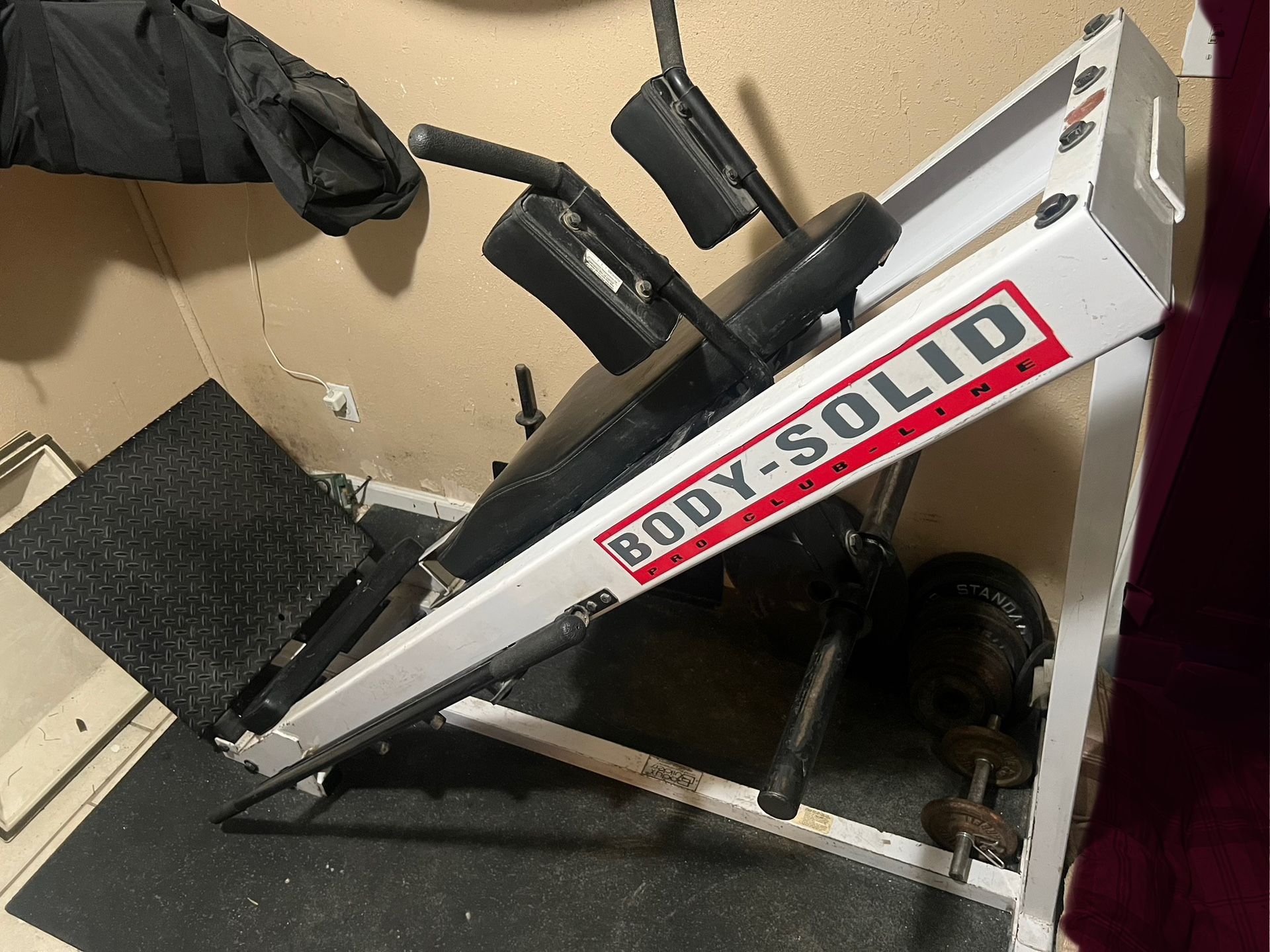Body Solid Leg press And Hack Squat Machine Plus 1inch Thick Floor Mat