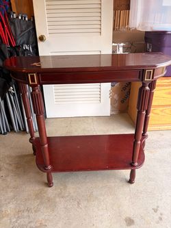 Entry way table