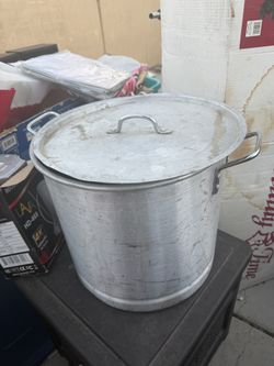 Large Aluminum Stock Pot with Steamer Basket & Lid – Seafood Boil/Turkey Fryer