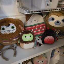 Squish Mellows And Other Stuffed Animals 