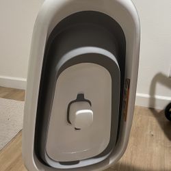 OXO Tot Splash & Store Tub