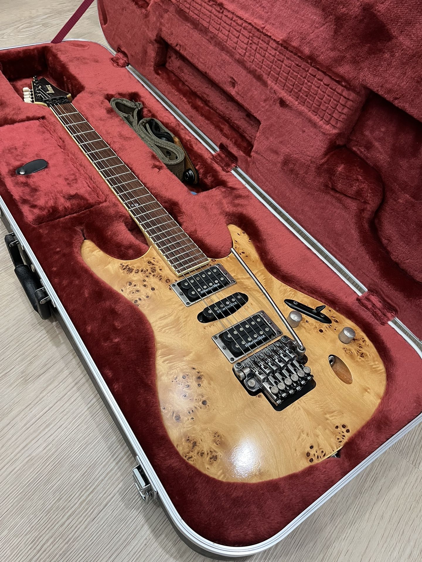 Ibanez S Prestige Electric Guitar W Hard Case