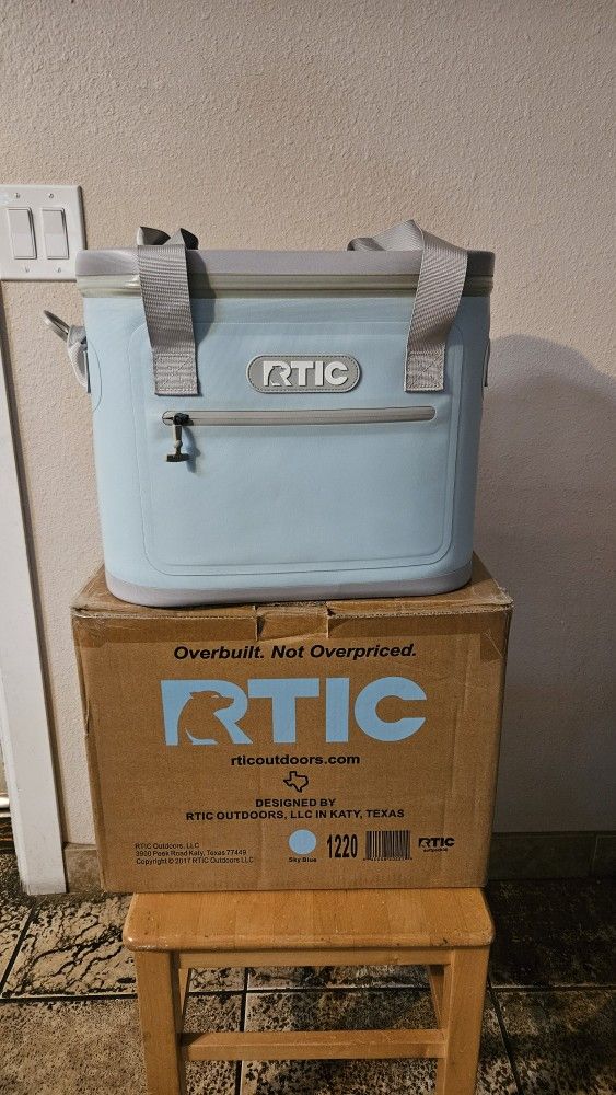 RTIC Soft Pack Cooler 30 Can