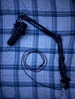 HyperX Quadcast Microphone Black w/ Boom Arm + USB Cable - $45 OBO WANT GONE ASAP