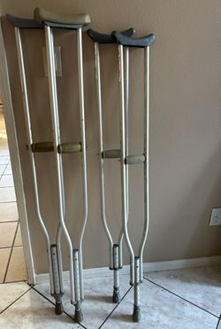 Muletas $10 El Par/ Per Pair 