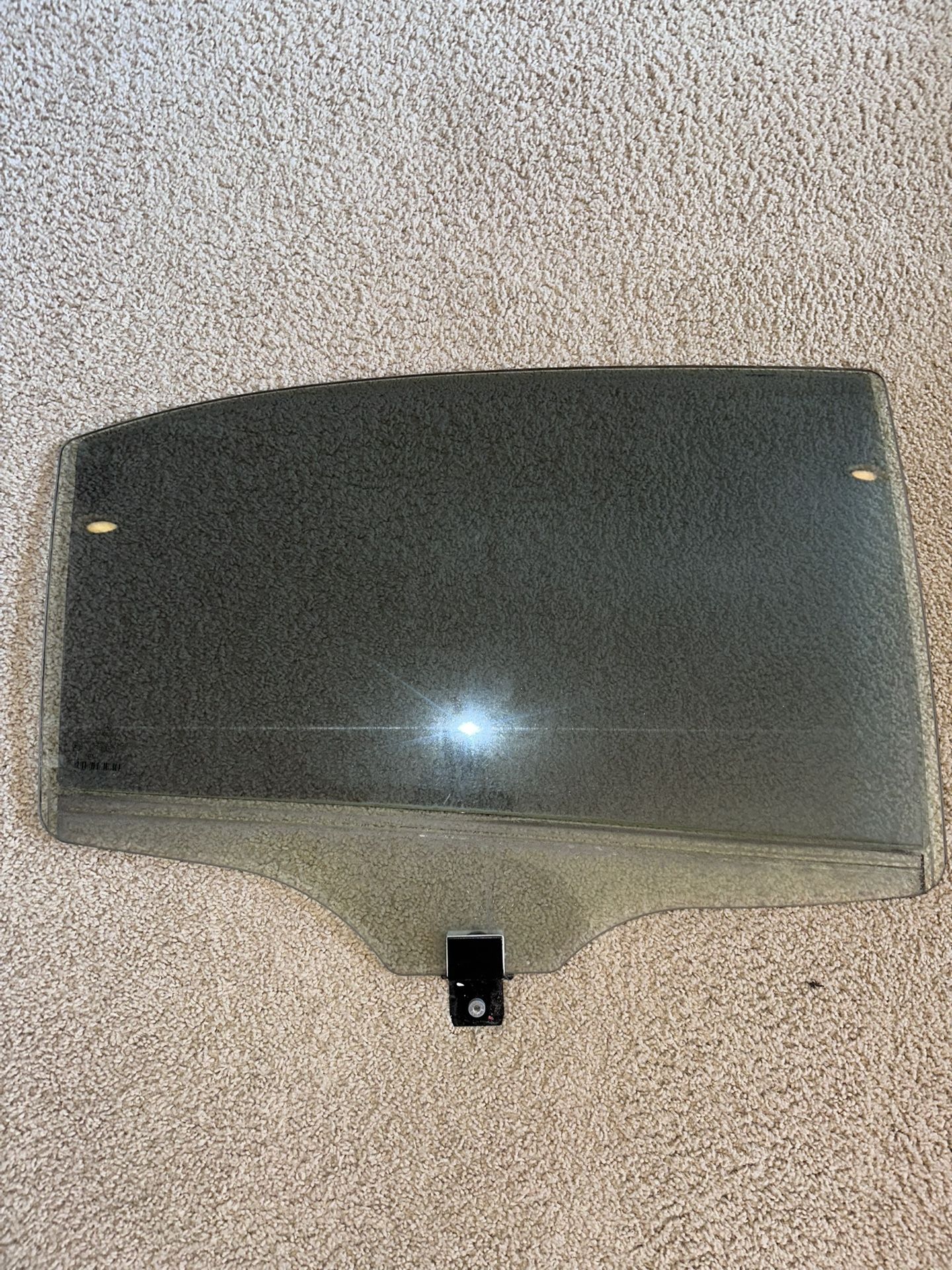 Mercedes Benz S550 Rear Passenger Side Window Glass