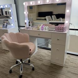 New Make Up Vanity With Chair
