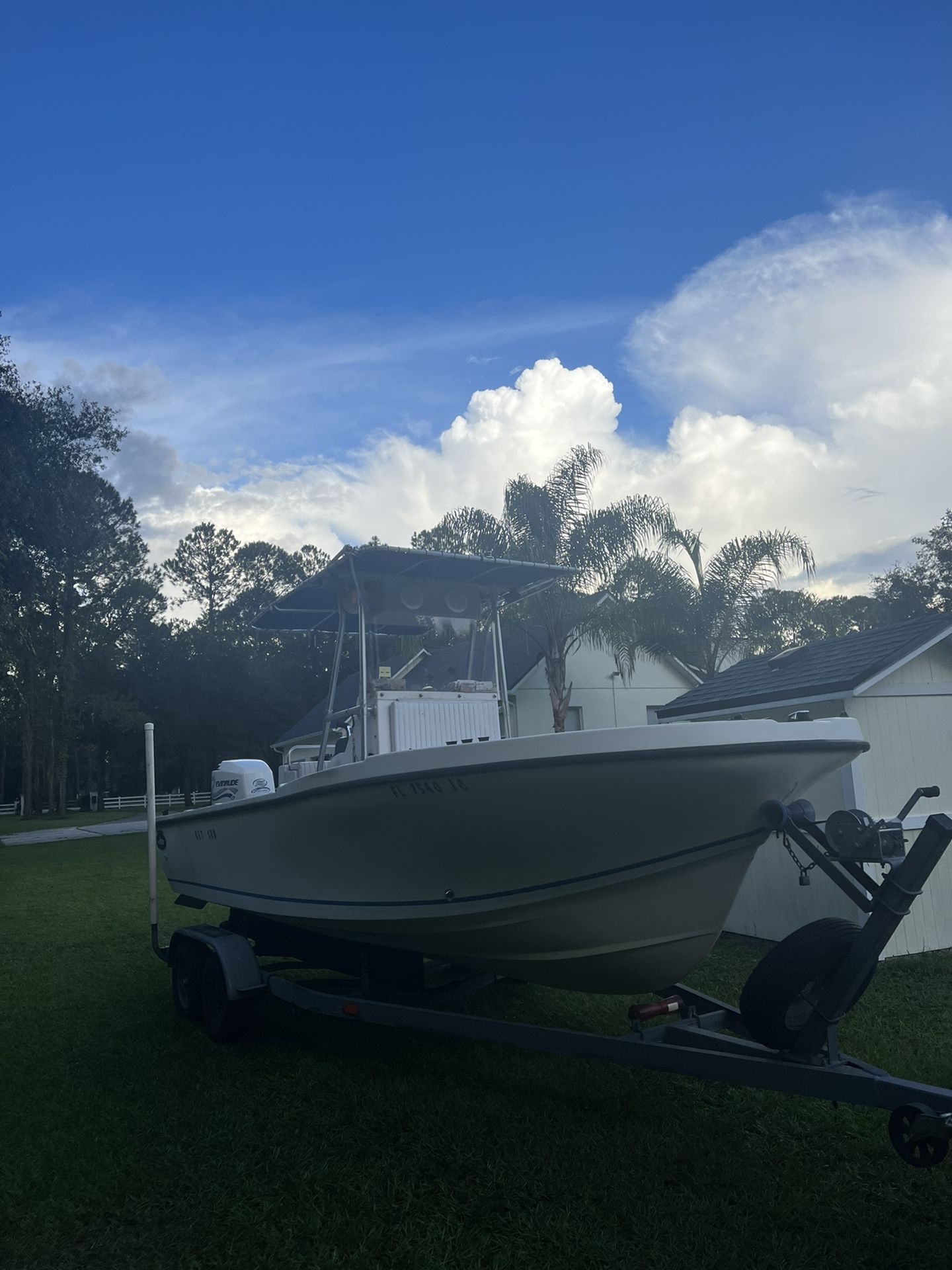 1994 Dusky 227