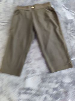 Black Capri Pants