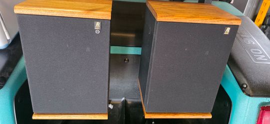 Acoustic Research powered bookshel speakers AR TSW 115