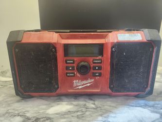 Milwaukee radio