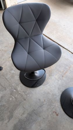 3 Bar Stools