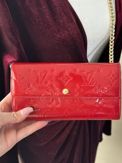 Authentic Louis Vuitton Vernis Sarah Wallet On Chain Crossbody Bag for Sale  in Surprise, AZ - OfferUp