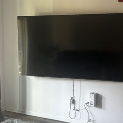 85” Samsung Crystal UHD Smart TV + SANUS Elite Wall Mount – Like New