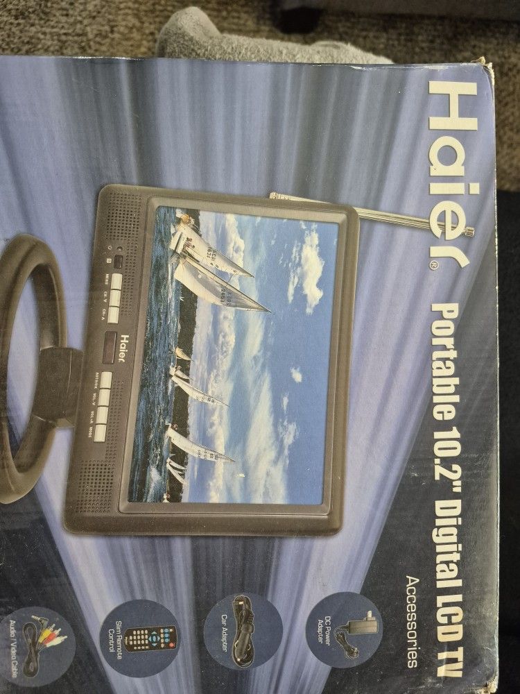 10.2 Small Flat Screen TV/Perfect For Kitchen Counter