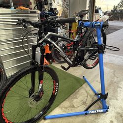 Intense Carbine Pro 29” Mountain Bike Size Medium