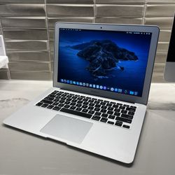 Apple 13” MacBook Air! Great Condition!