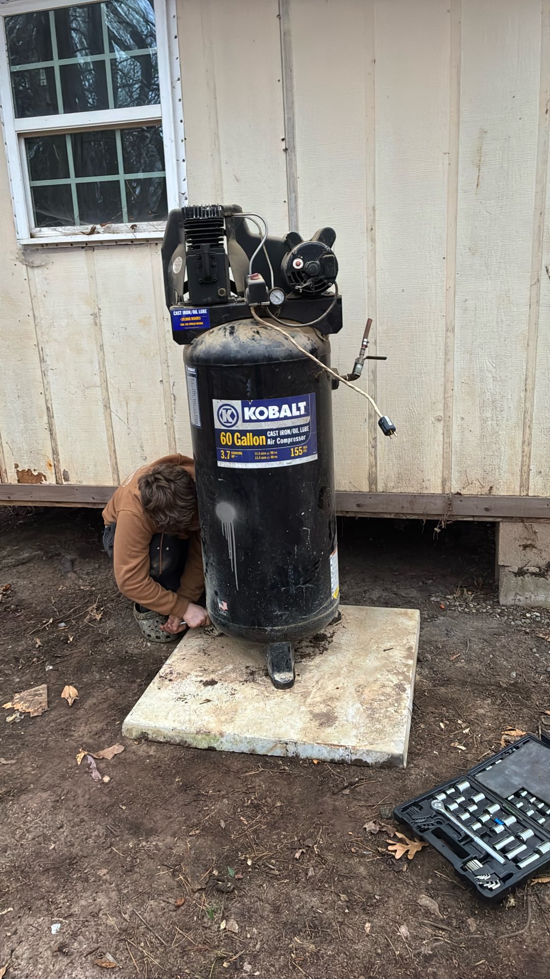 Kobalt 60 Gal   Cast iron/oil Lube  Air Compressor.  3.7 Running Hp. 155 Max Psi With Concrete Pad Also. 