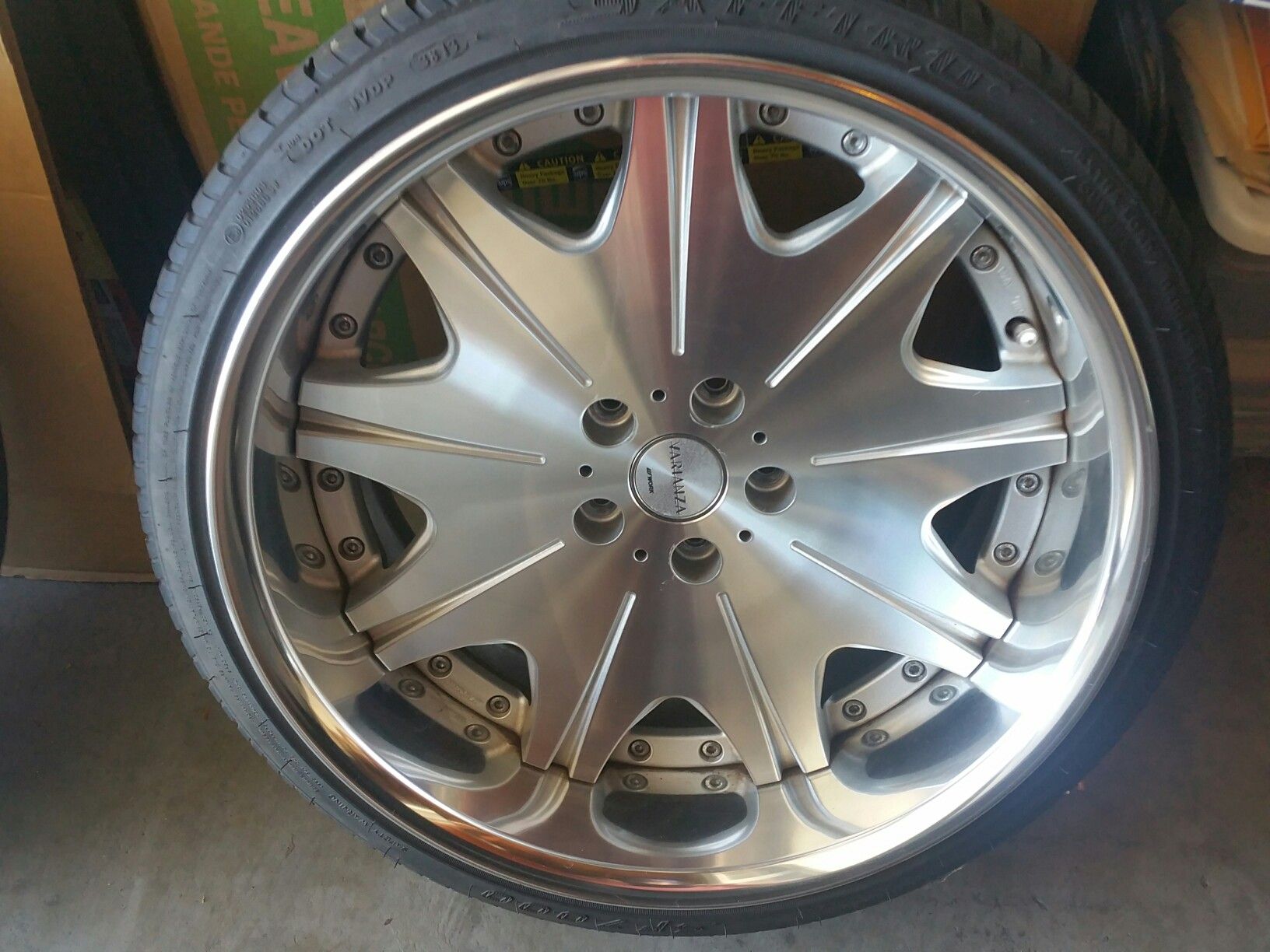 Work Varianza d3s 19 Inch VIP Wheels 5x114.3