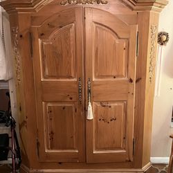 Armoire , Like new, Well built