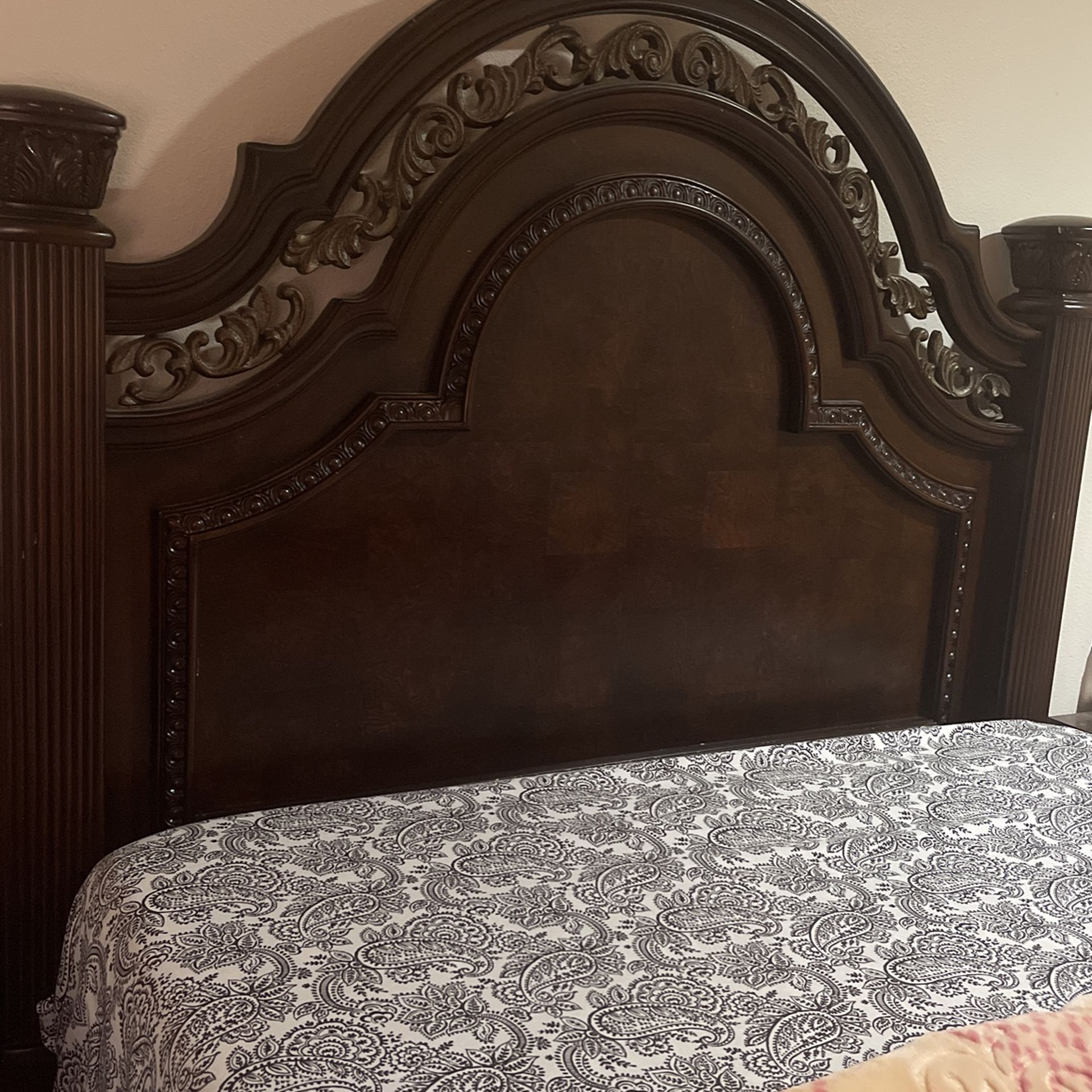 Queen Bed, Mirror, dresser and a nightstand