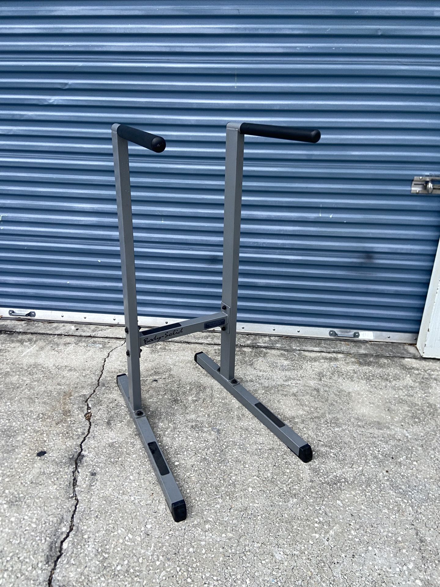 Body Solid Dip Station