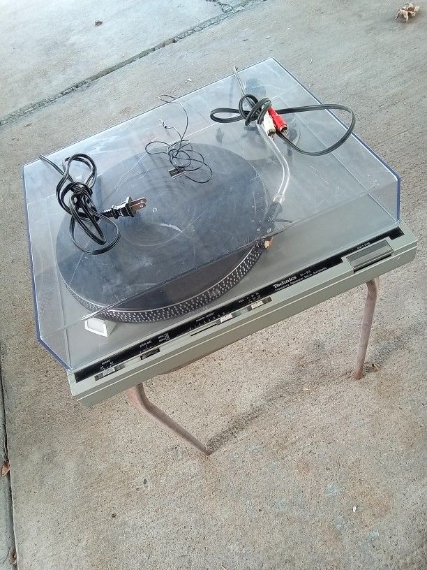 Like New "Vintage Technics Frequency Generator Servo Turntable System"/Model SL-B3/(Best Offer).Pick Up.