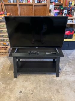 Smart TV (stand included)