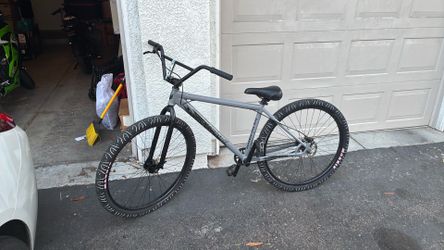 Throne the goon concrete 29