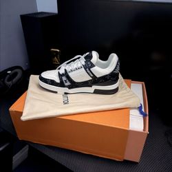 LV TRAINERS 