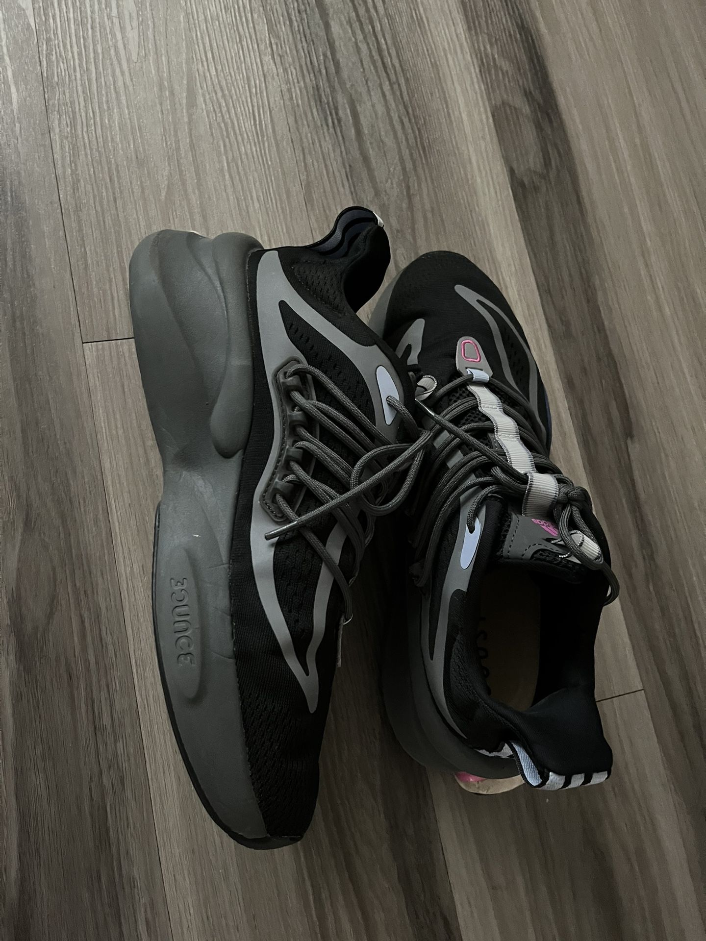 Adidas Sneakers