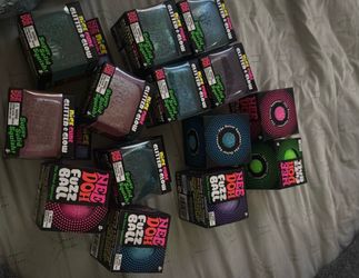 Glitter cube and fuzz ball