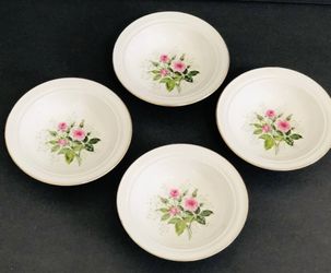 Vintage Hall Superior Quality Heather Rose 5 1/8” Fruit Berry Bowls Set of four