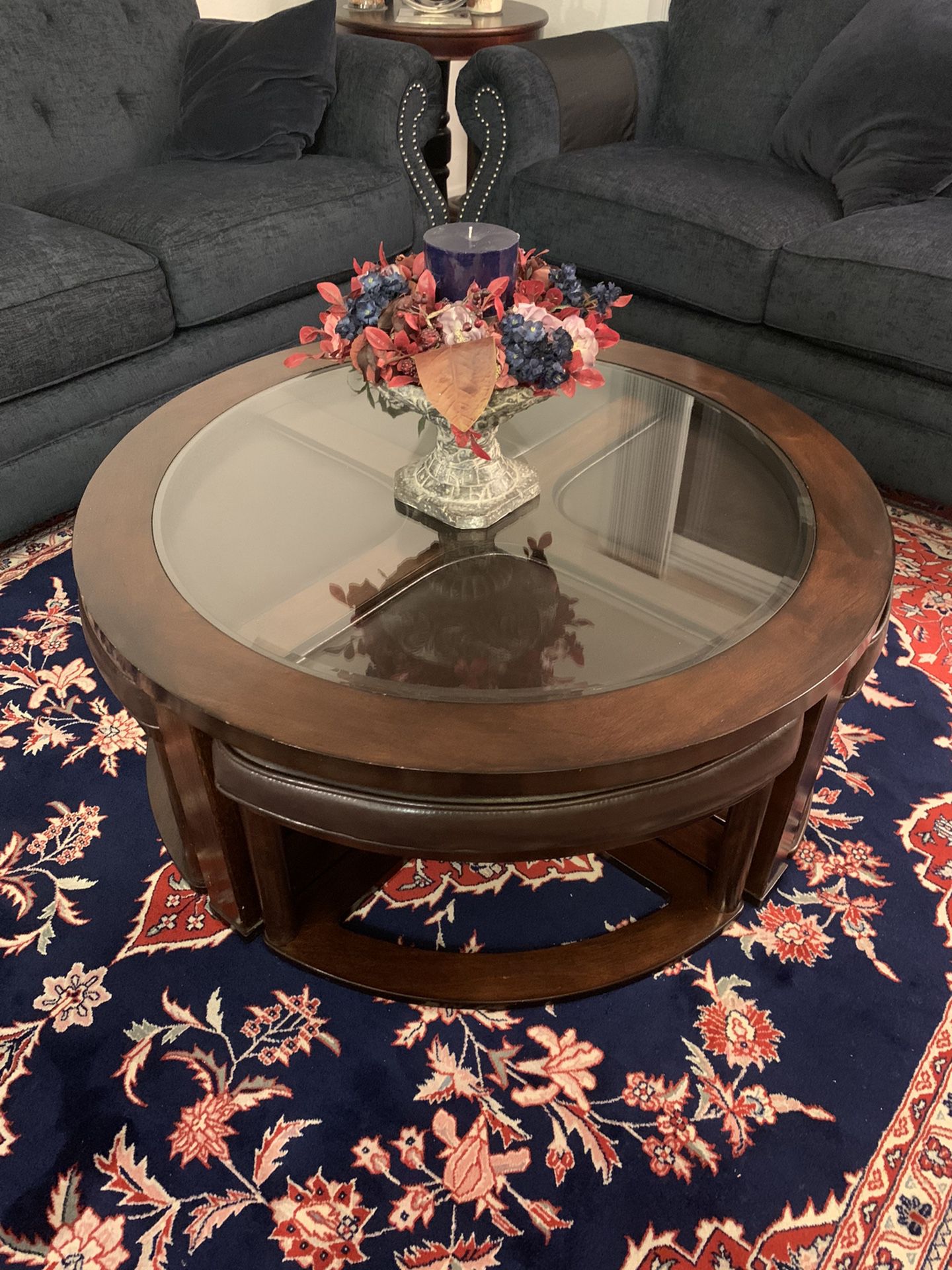 Coffee table/ brown/ good condition