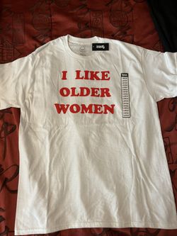 I Like Older Women T-shirt Large