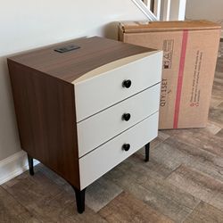 Set of 2 nightstands with charger!