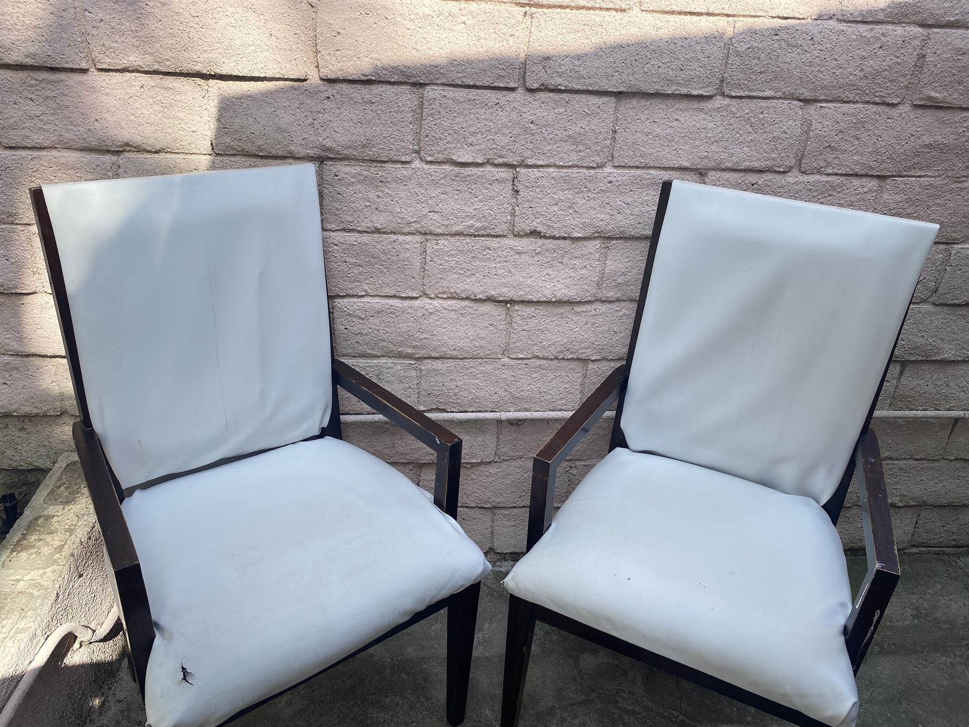 Set Of Beautiful Wood Cushion Chairs πͺ π€πͺ