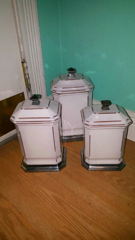 Beautiful white cannister set...like new!