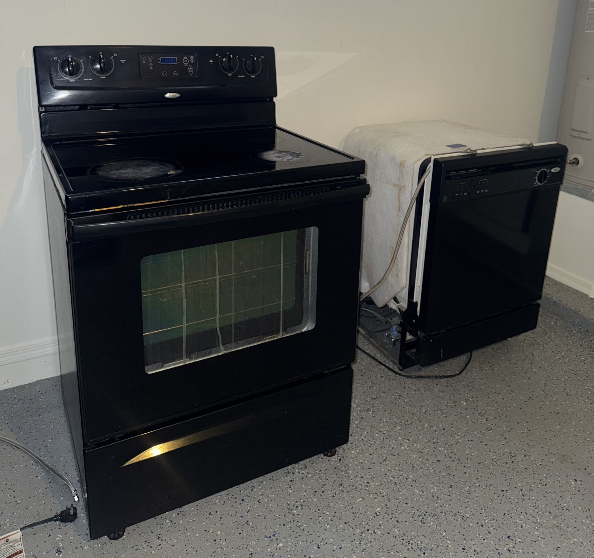 Whirlpool Oven & Dishwasher
