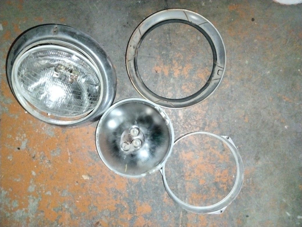 Vintage Headlight Assembly Set