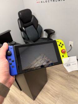 Nintendo Switch Console