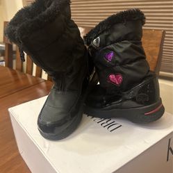 Girl, snow boots size 11