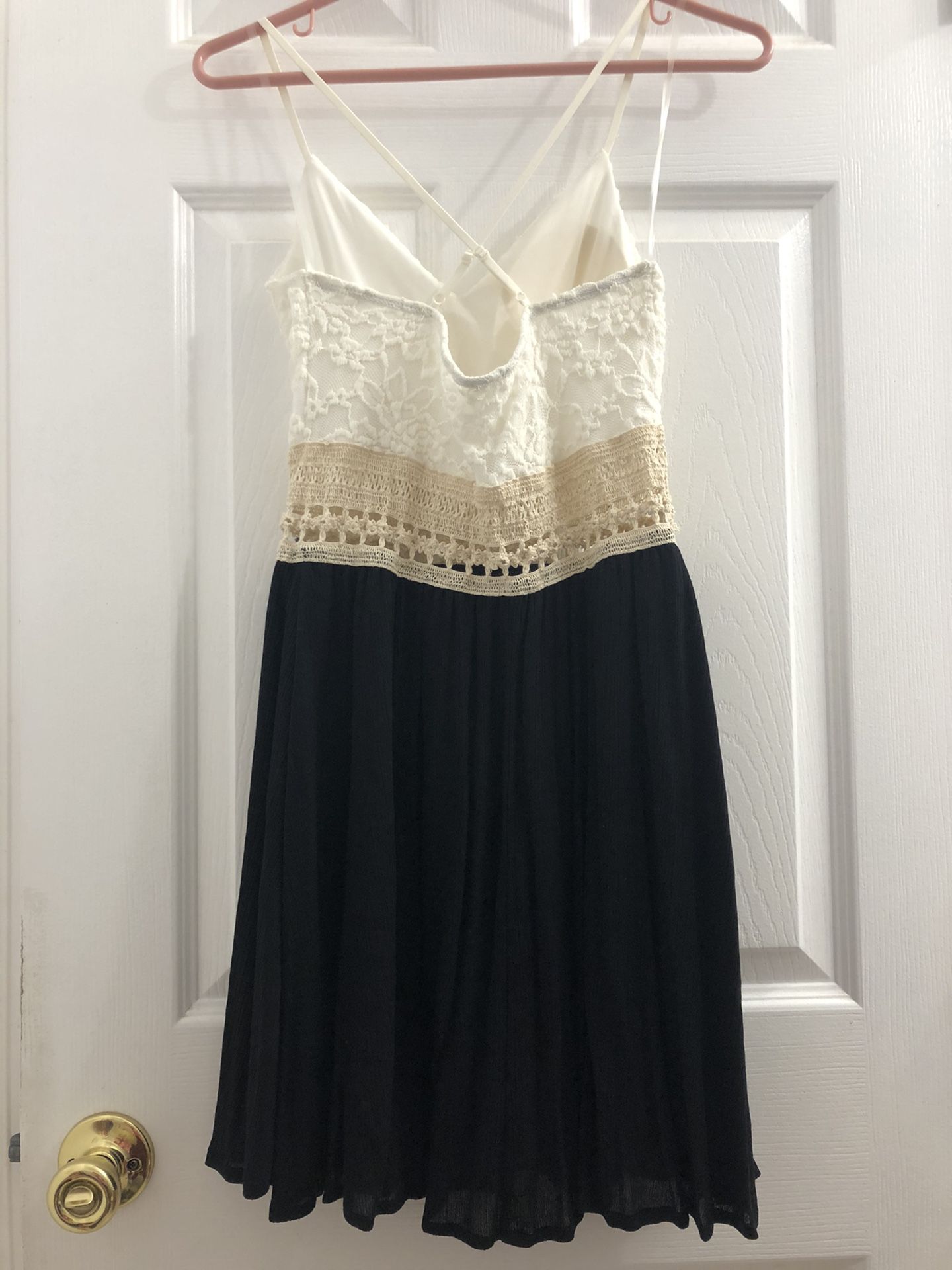 Lace dress (Small)