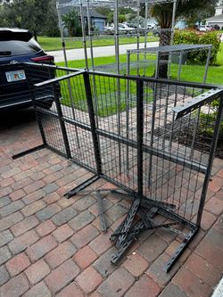 Black Metal Wire Grid Panel Display Stand