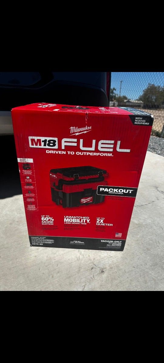 Pack Out 2.5gal Milwaukee Fuel Vacuum .Tool Only